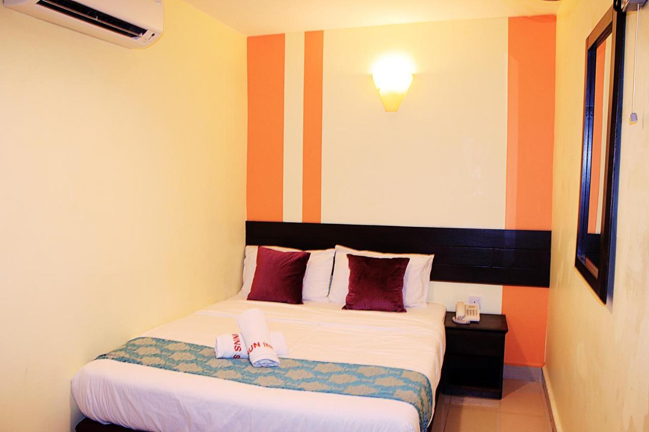 Sun Inns Hotel אייר קרו מראה חיצוני תמונה