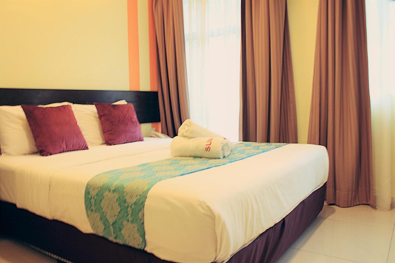 Sun Inns Hotel אייר קרו מראה חיצוני תמונה