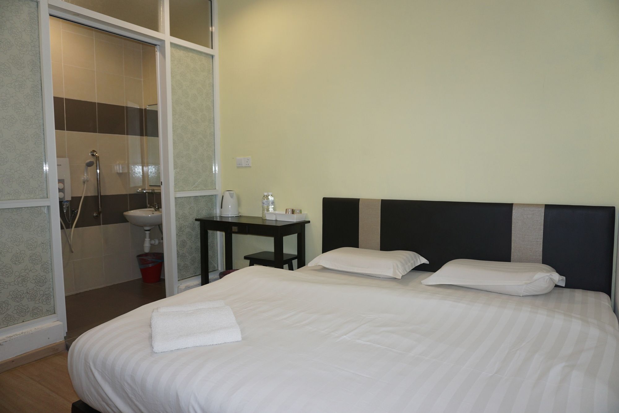 Sun Inns Hotel אייר קרו מראה חיצוני תמונה