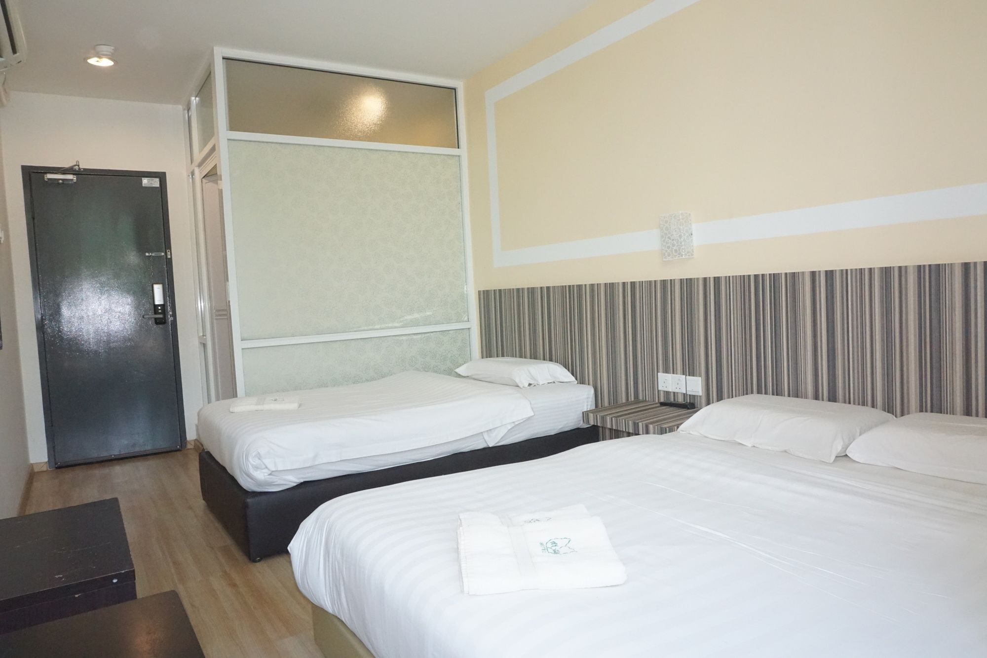Sun Inns Hotel אייר קרו מראה חיצוני תמונה